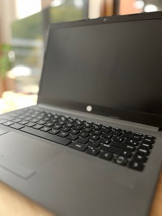 HP 240 - Ligero, actualizado, como nuevo