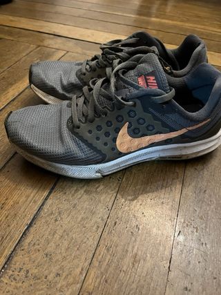 Zapatillas Nike grises talla 38