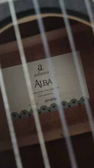 Guitarra Admira Alba