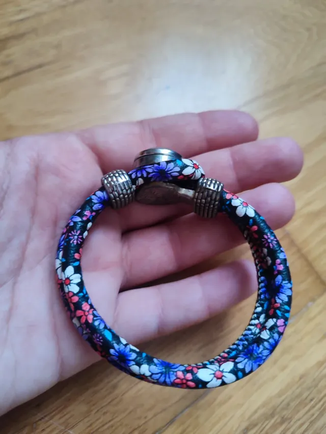 Pulsera con 3 pines intercambiables