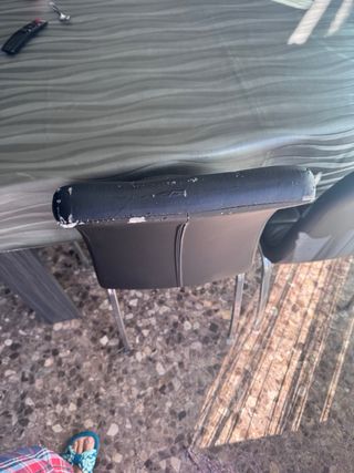 Sillas negras de piel sintética