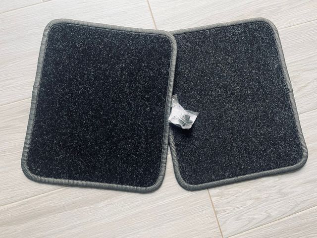 2 Alfombrillas coche traseras 33x40cm nuevas