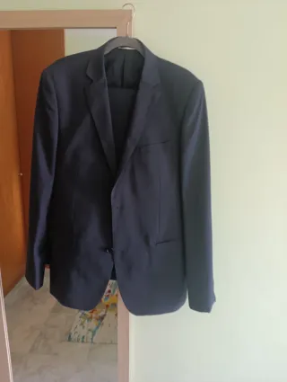 Traje de vestir azul marino para hombre