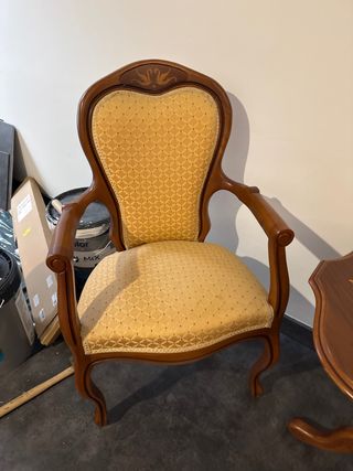 Conjunto mesa y sillones entrada 
madera. NO DANA!