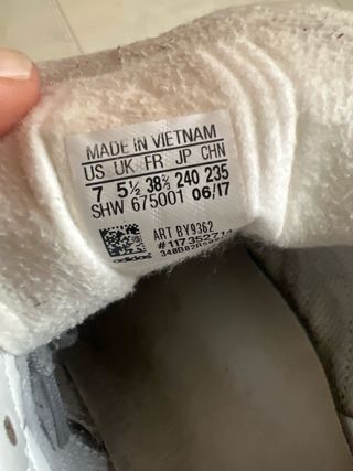 Zapatillas Adidas Gazelle grises y rosas