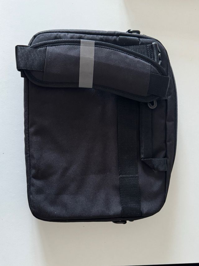 Maletín Amazon Basics Negro