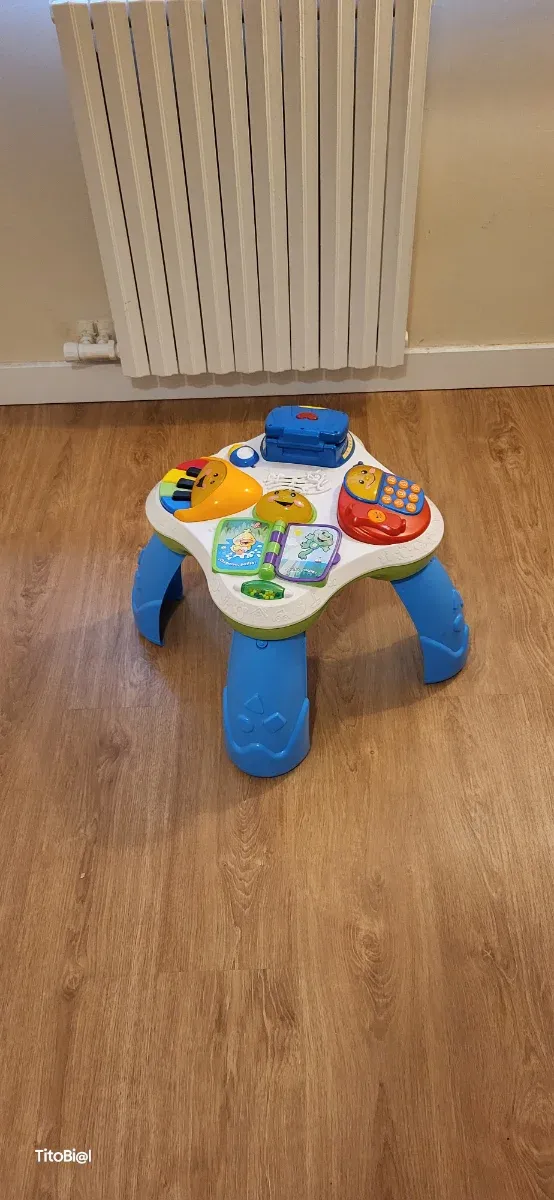 Mesa de actividades interactiva
"Fisher Price"