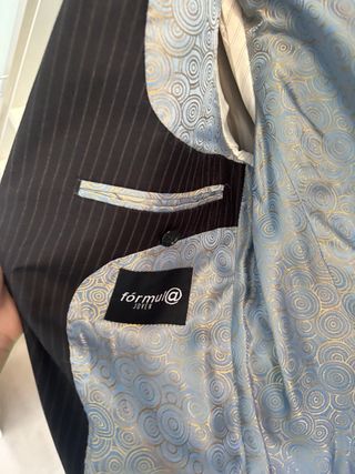 Traje de hombre Corte Inglés negro con corbata