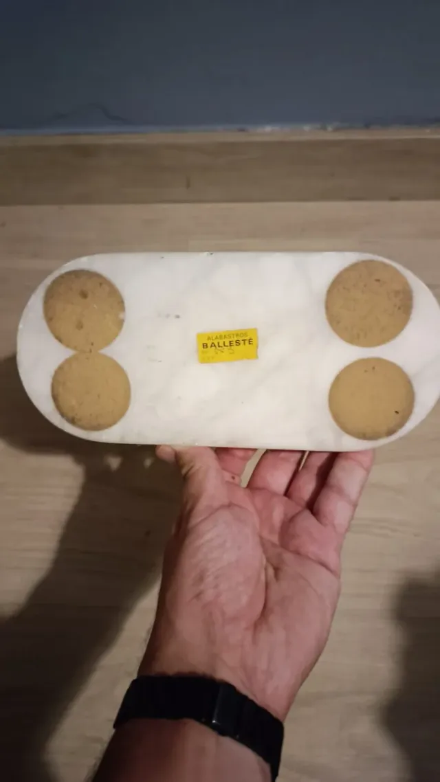 Figura de alabastro con reloj, precio negociable