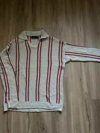 Jersey blanco con líneas naranjas - BERSHKA