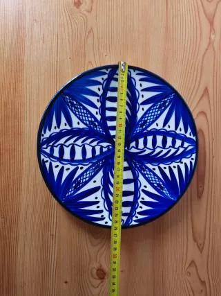 2 piatti sospesi in ceramica dipinti a mano