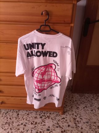 Camiseta blanca con estampado