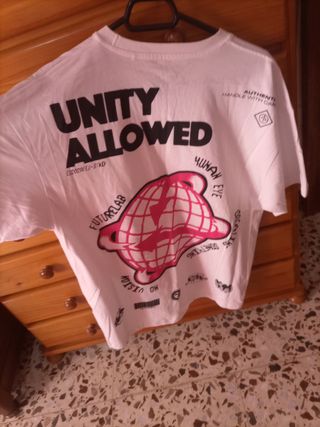 Camiseta blanca con estampado