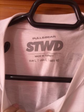 Camiseta blanca con estampado