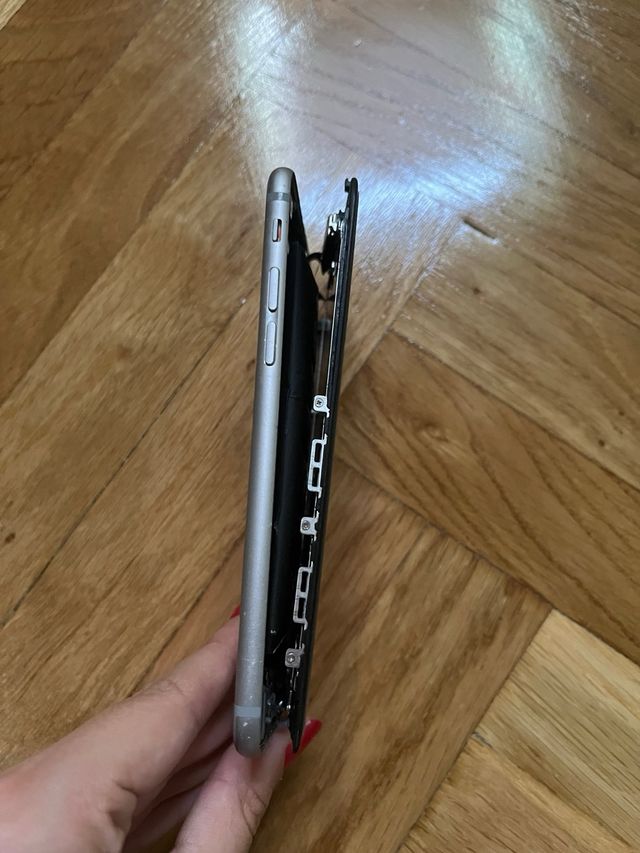 iPhone 6 Plateado Batería Hinchada