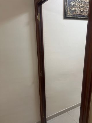 Puerta Madera Marrón con Cristal