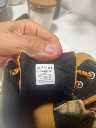 Botas niño Lefties marrones . talla 30