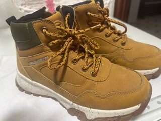 Botas niño Lefties marrones . talla 30