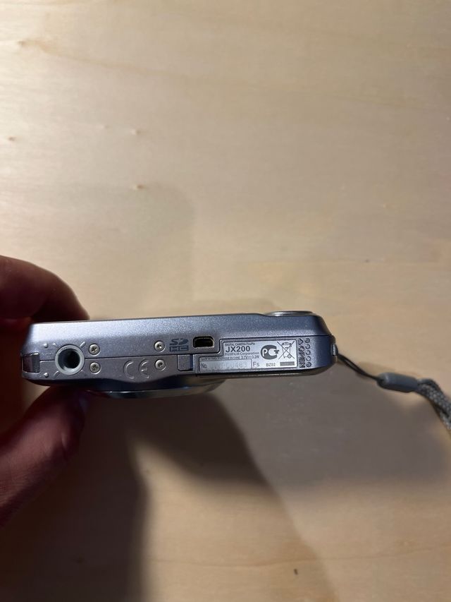 Cámara Digital Fujifilm 12MP Zoom Óptico 5x