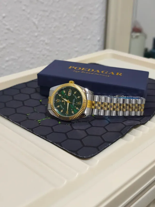 Reloj de Hombre Dorado y Verde