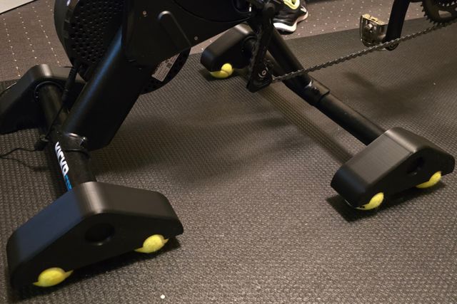 Rullo da ciclismo Wahoo Kickr Core a 4 forcelloni