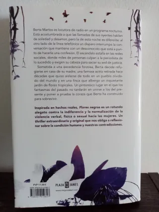 Flores negras / Dark Flowers (Spanish Edition)