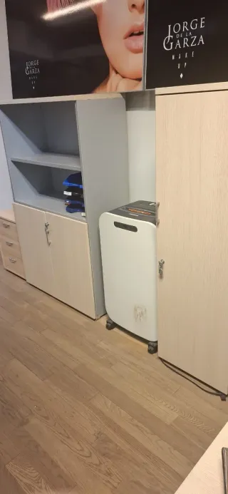 2 Mueble estantería con 2 puertas por cierre