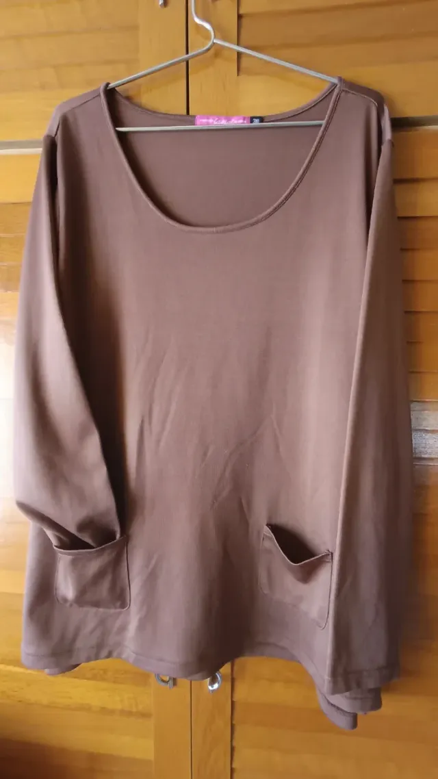 Jersey marrón con bolsillos