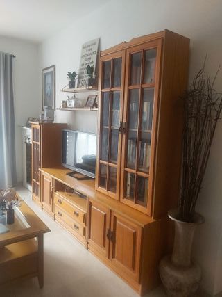 Mueble de sala con vitrinas