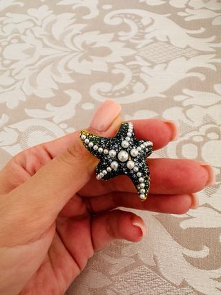 Anel Estrela do Mar Dourado com Pedras