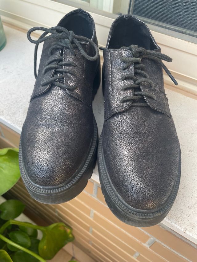 Zapatos Mustang plataforma cordones negro/plata