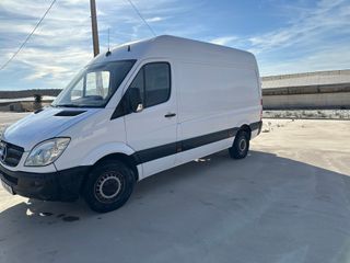 Mercedes-Benz Sprinter 2011