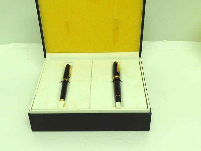 Set penna e penna a sfera Montblanc Meisterstück