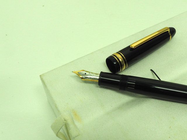 Set penna e penna a sfera Montblanc Meisterstück