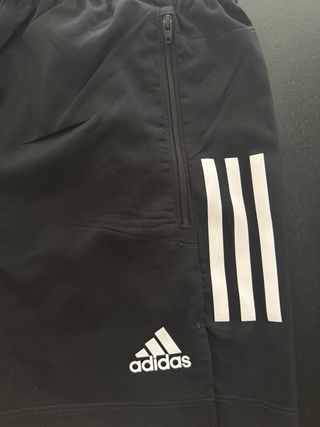 Pantalón corto Adidas negro