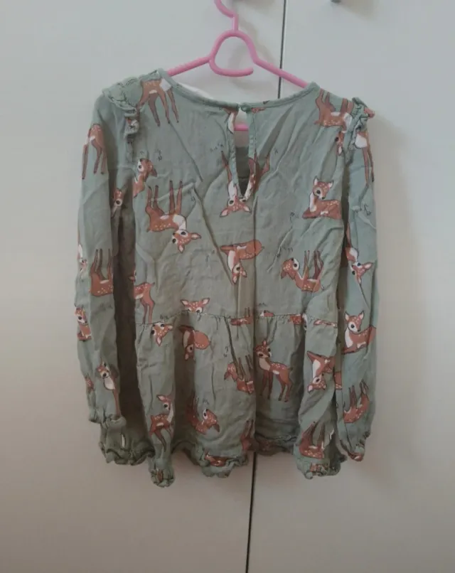 Blusa H&M ciervos niña 6 años