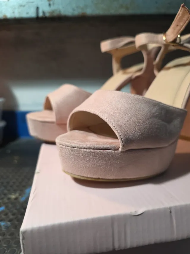 Zapatos de tacón rosa plataforma