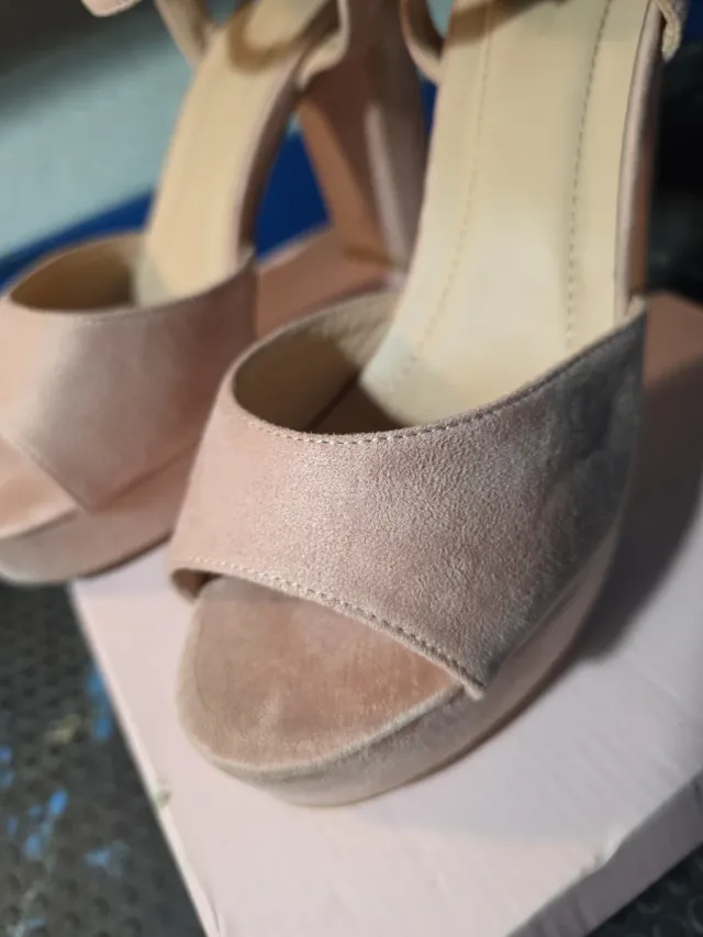 Zapatos de tacón rosa plataforma