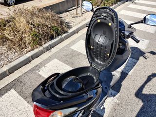 YAMAHA CYGNUS X 125 CC MOTOCICLETA SCOOTER NEGRO