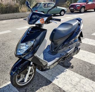 YAMAHA CYGNUS X 125 CC MOTOCICLETA SCOOTER NEGRO