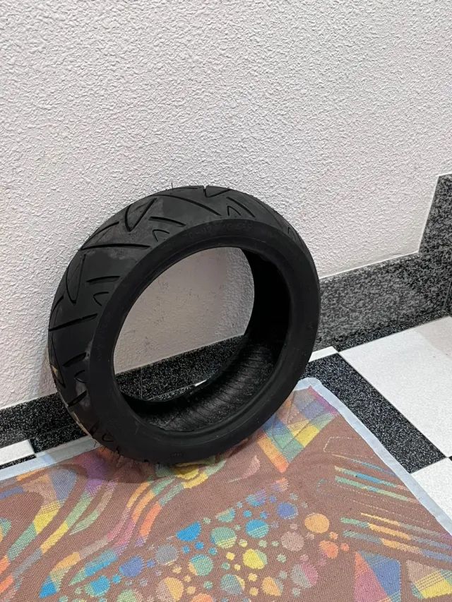 Rueda Moto 120/70/R12 fecha de rueda 15 25