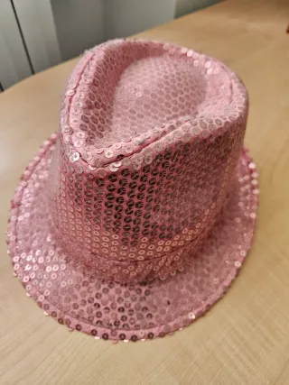 Cappello rosa con paillettes