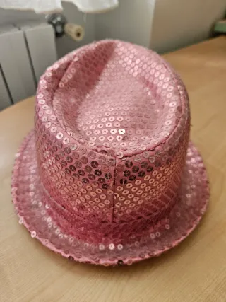 Cappello rosa con paillettes