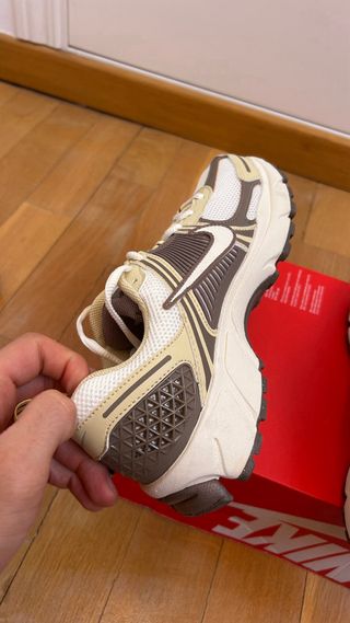 Nike Vomero 5