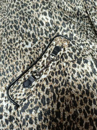 Abrigo estampado mujer talla 50. Animal print