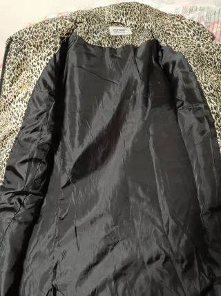 Abrigo estampado mujer talla 50. Animal print