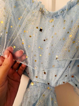 Vestido azul com brilhos