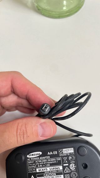 Cargador Samsung AA-E8 para VP-D451 camcorder