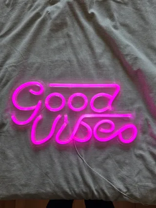 Letrero LED Good Vibes Rosa