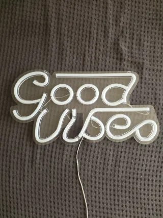 Letrero LED Good Vibes Rosa